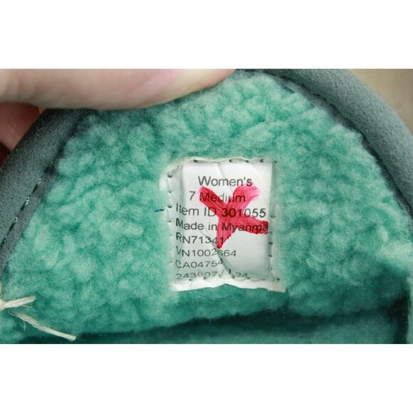 LL Bean Green Suede Slip-On Fleece Lined Mountain Moccasin Slippers Size 7 M - Picture 8 of 9